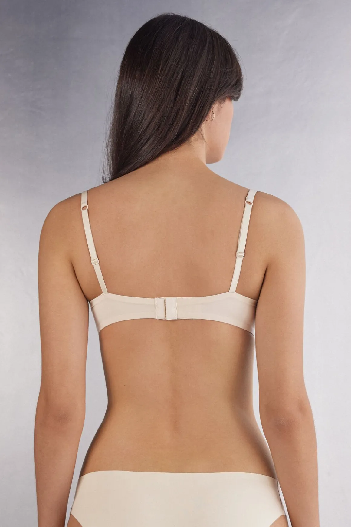 Biustonosz Super Push-Up Simona z Mikrofibry Ultralight