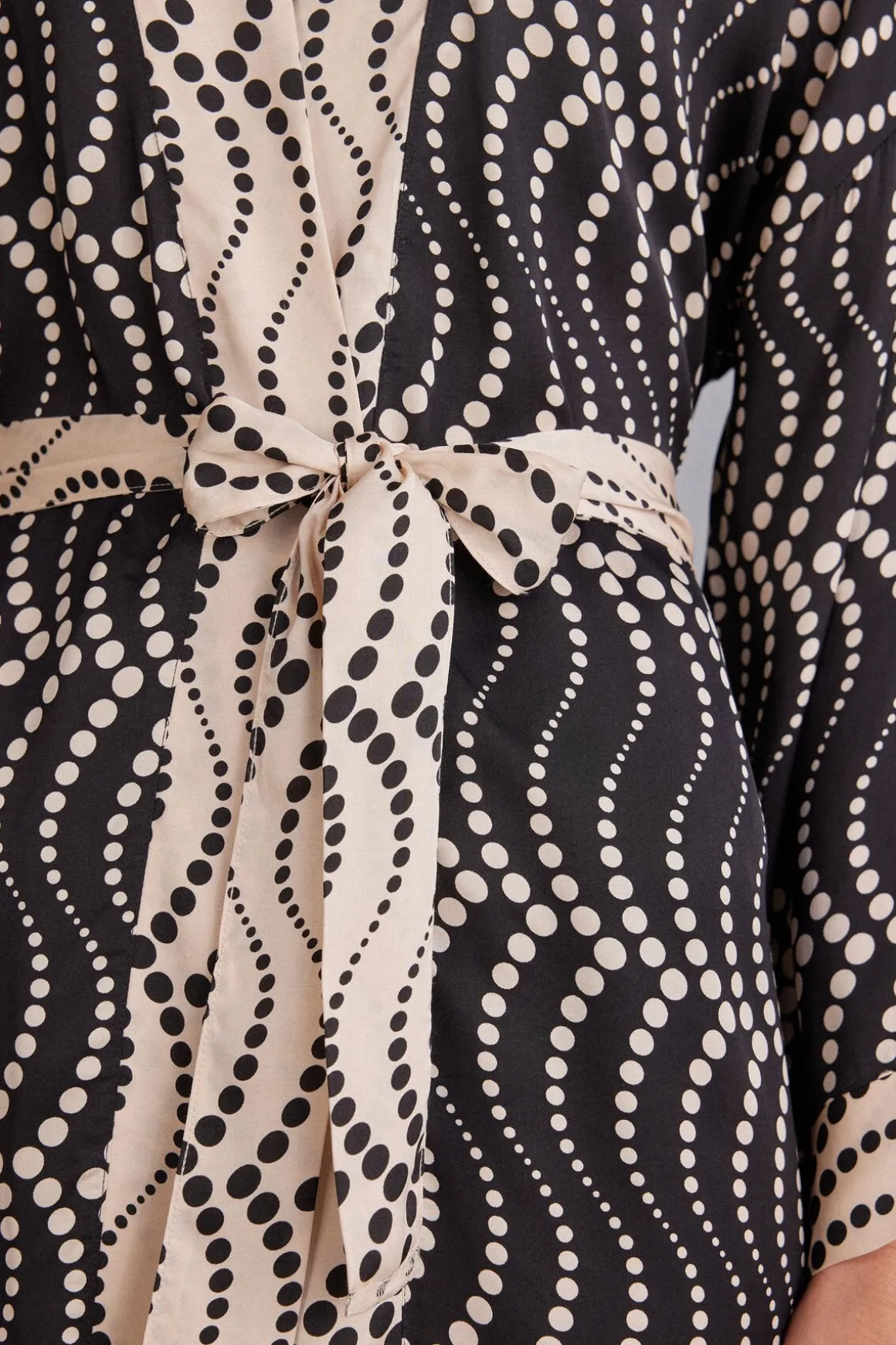 Kimono z Satyny Wiskozowej Cool Elegance