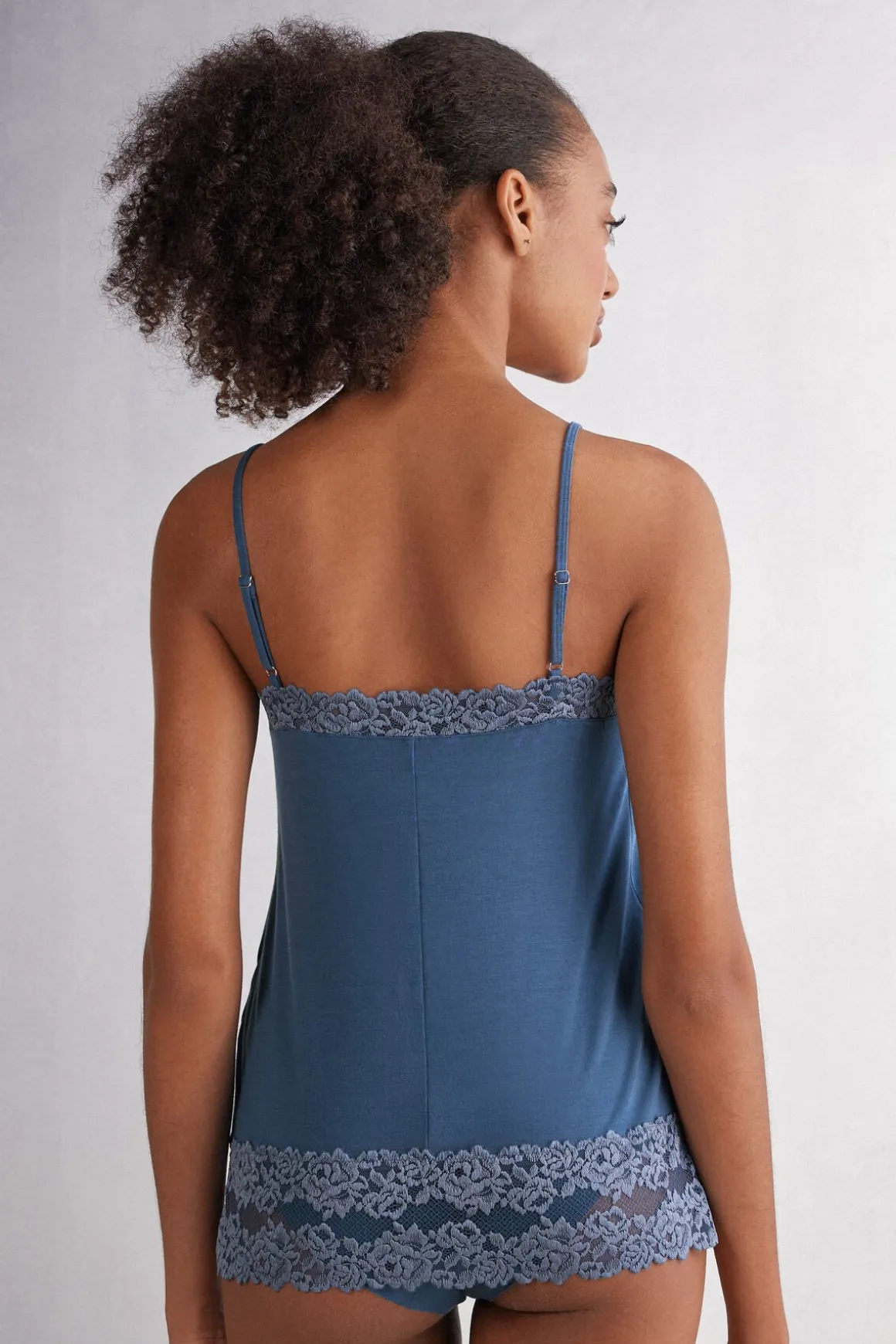 Top z Modalu Pretty Flowers